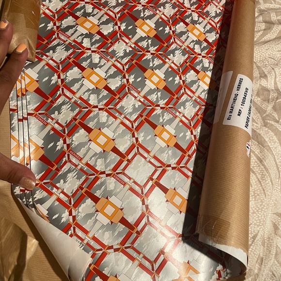 - Hermes wrapping paper pre-cut sheets - Picture 3 of 12